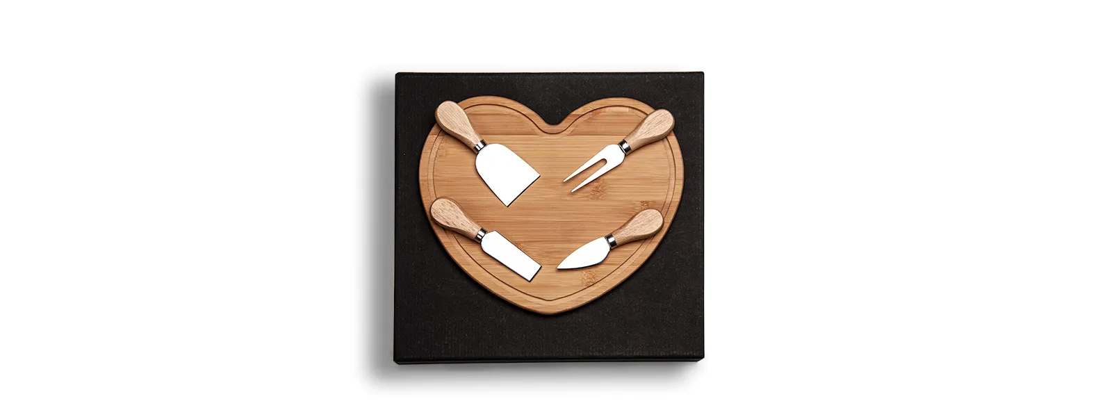Kit para Queijo Com Tábua Formato Coração Bambu / Madeira / Inox Personalizado com Logo
