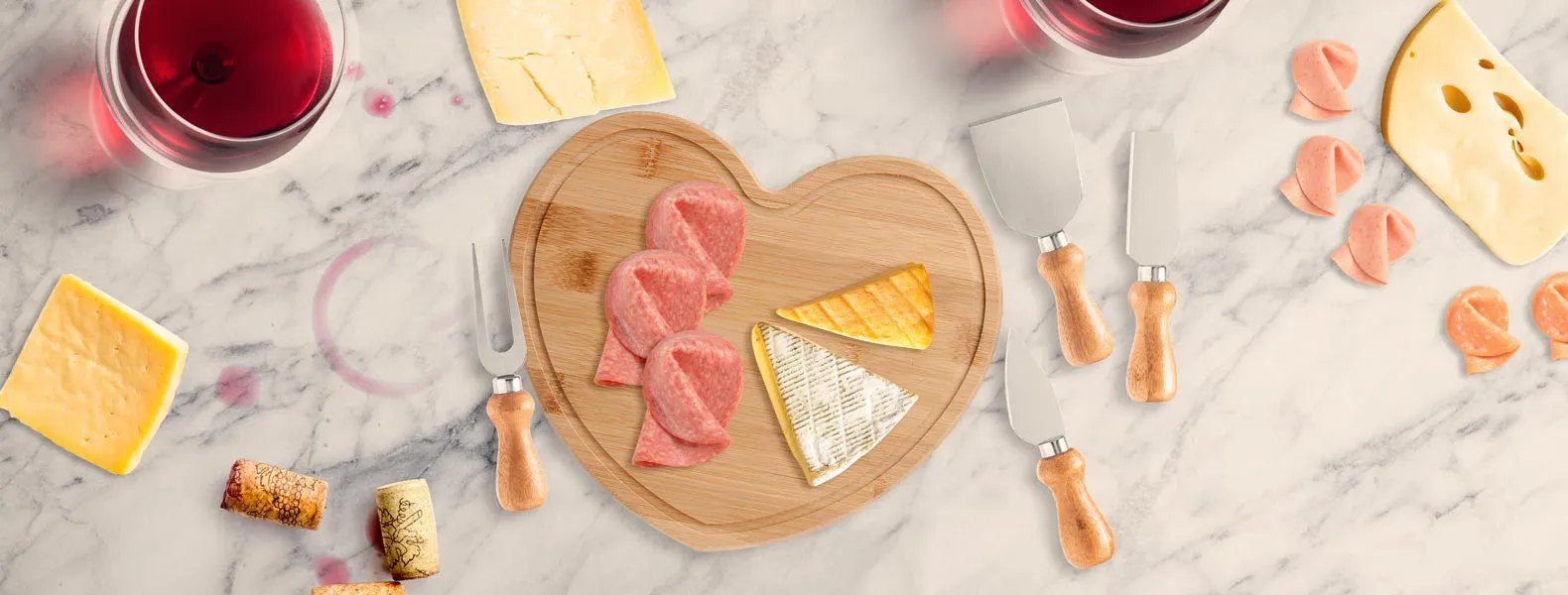 Kit para Queijo Com Tábua Formato Coração Personalizado com Logo