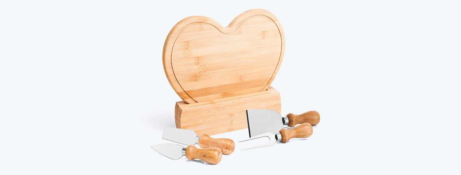 Kit para Queijo Com Tábua Formato Coração Personalizado com Logo