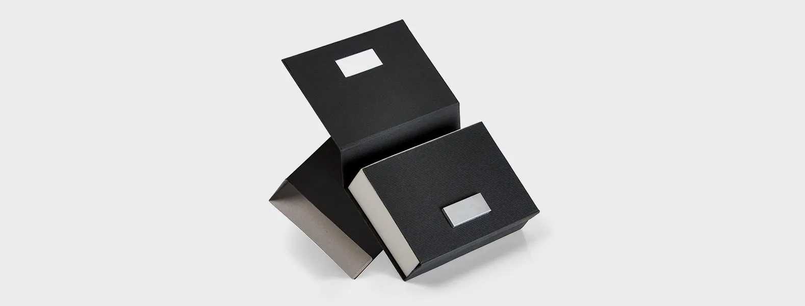 Kit Para Vinho Com Caixa Em Papelão Rígido Preto Personalizado